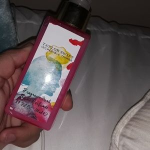 Taylor Swift incredible things fragrance mist